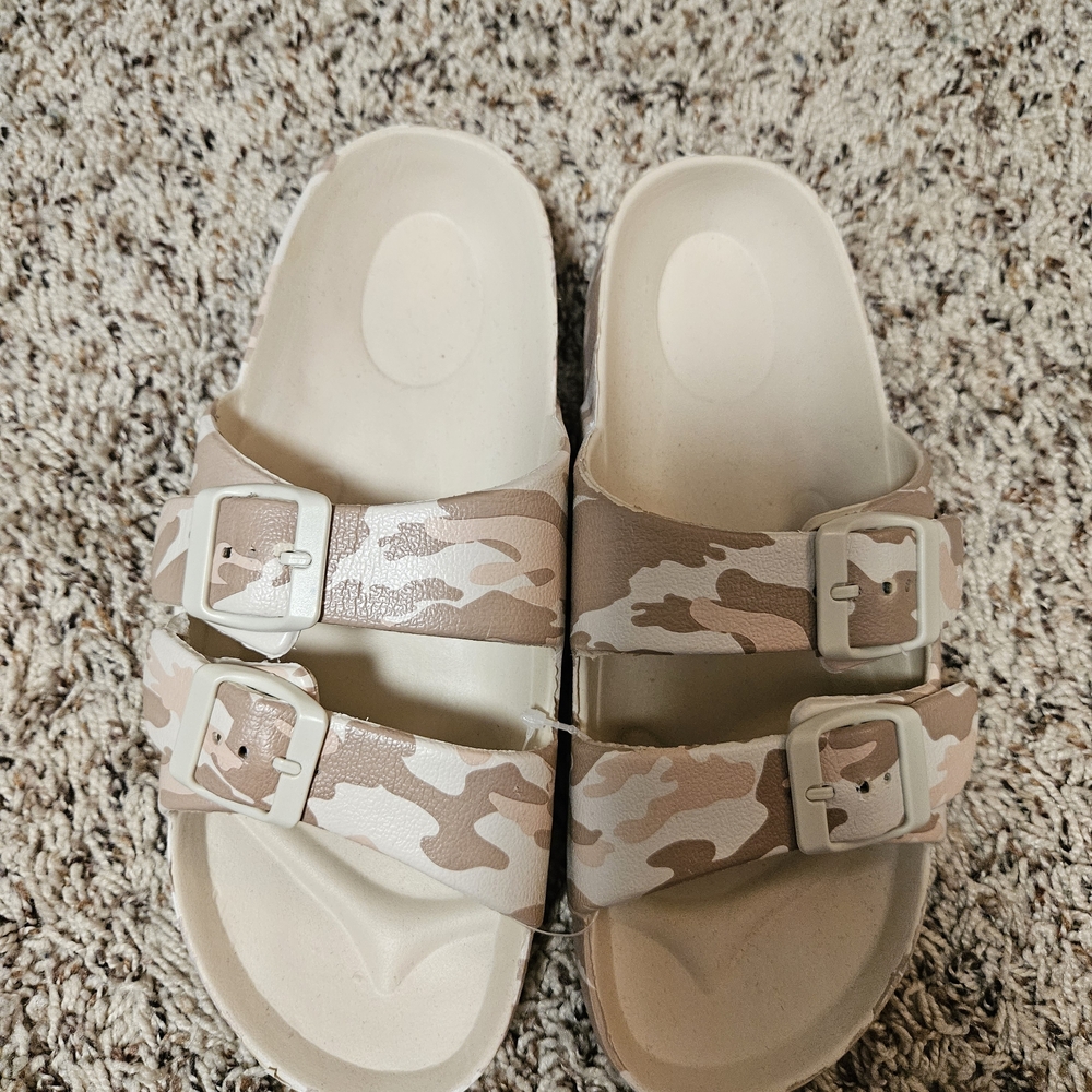 Buckle Tan Camouflage Sandals